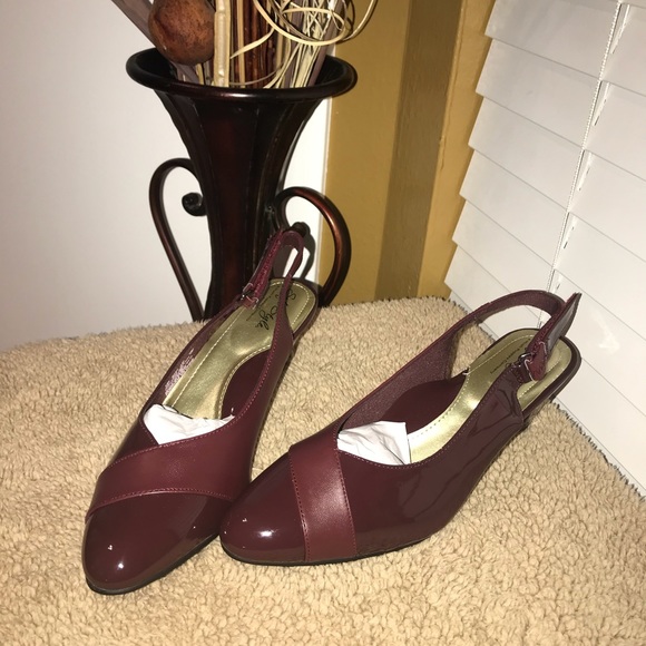 NEW Soft Style Dagmar Slingback Heels - Picture 2 of 14